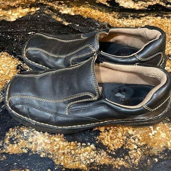 Sketchers size 10 Black loafer slip ons - Picture 2 of 6